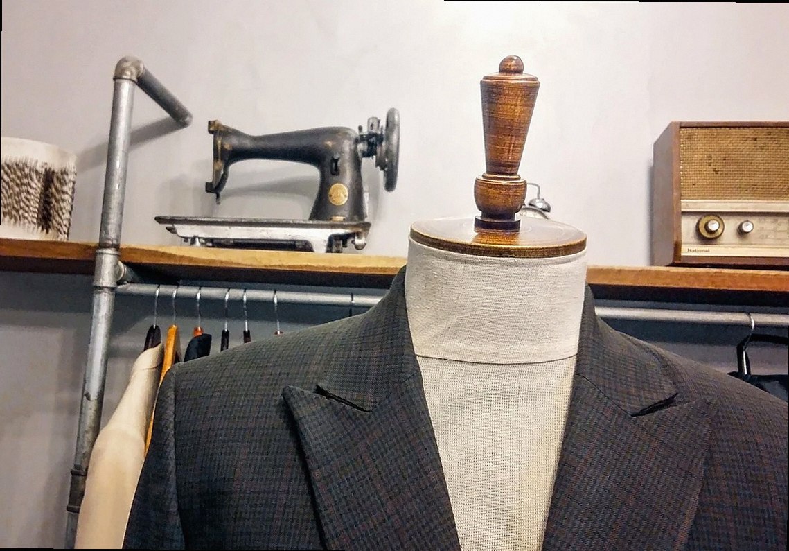 vintage shop, vintage boutique, boutique, store, vintage, retro, shopping, old, antique, design, fashion, classic, suit,